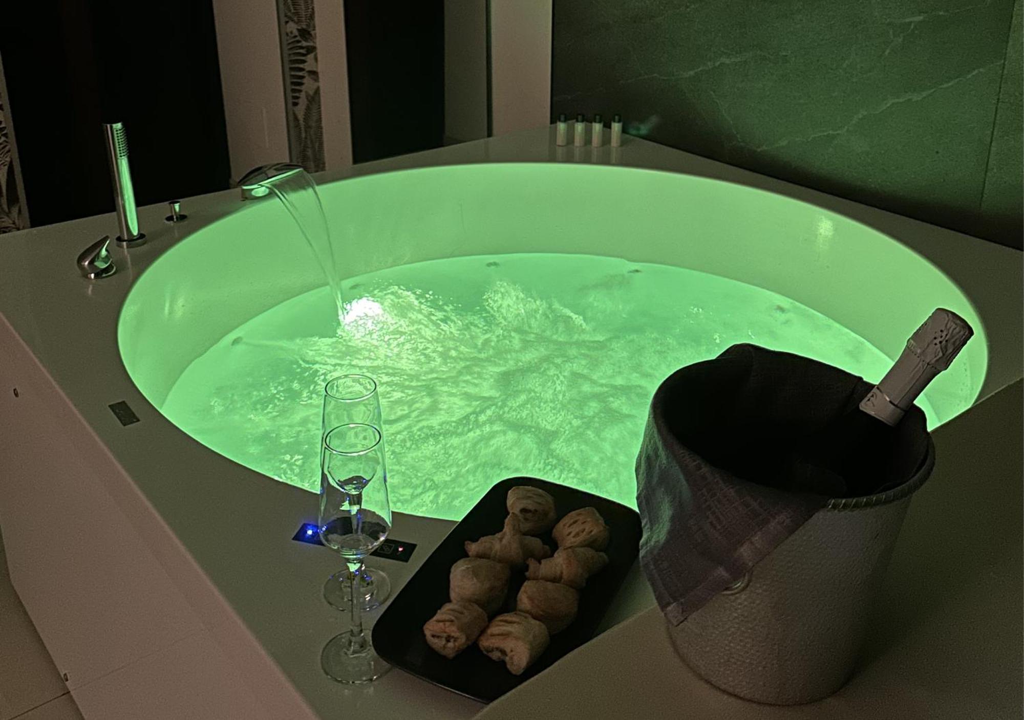 Olympus Capua Hotel Eksteriør billede